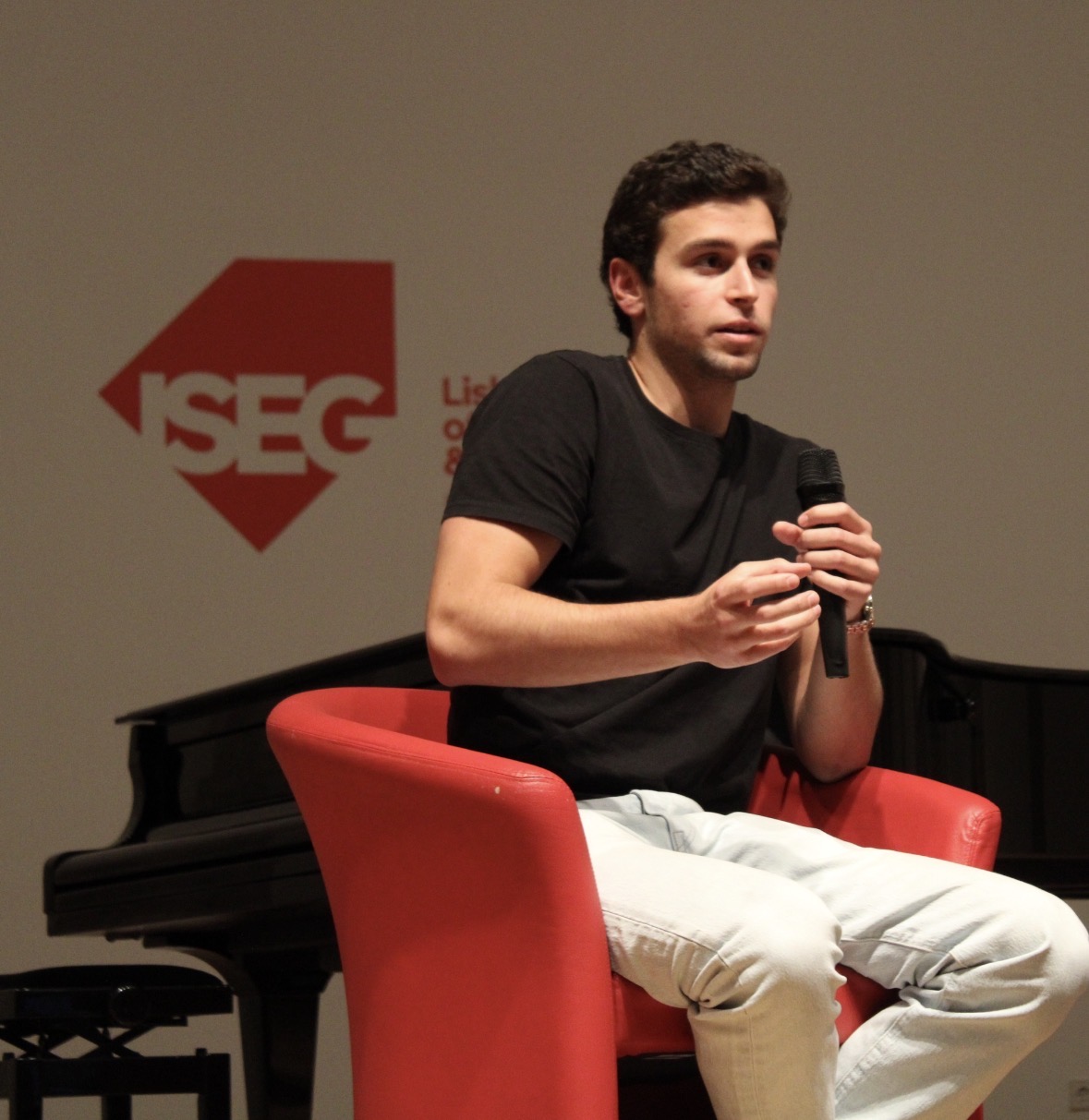 Duarte Barreiros Ferreira speaking at ISEG Lisbon